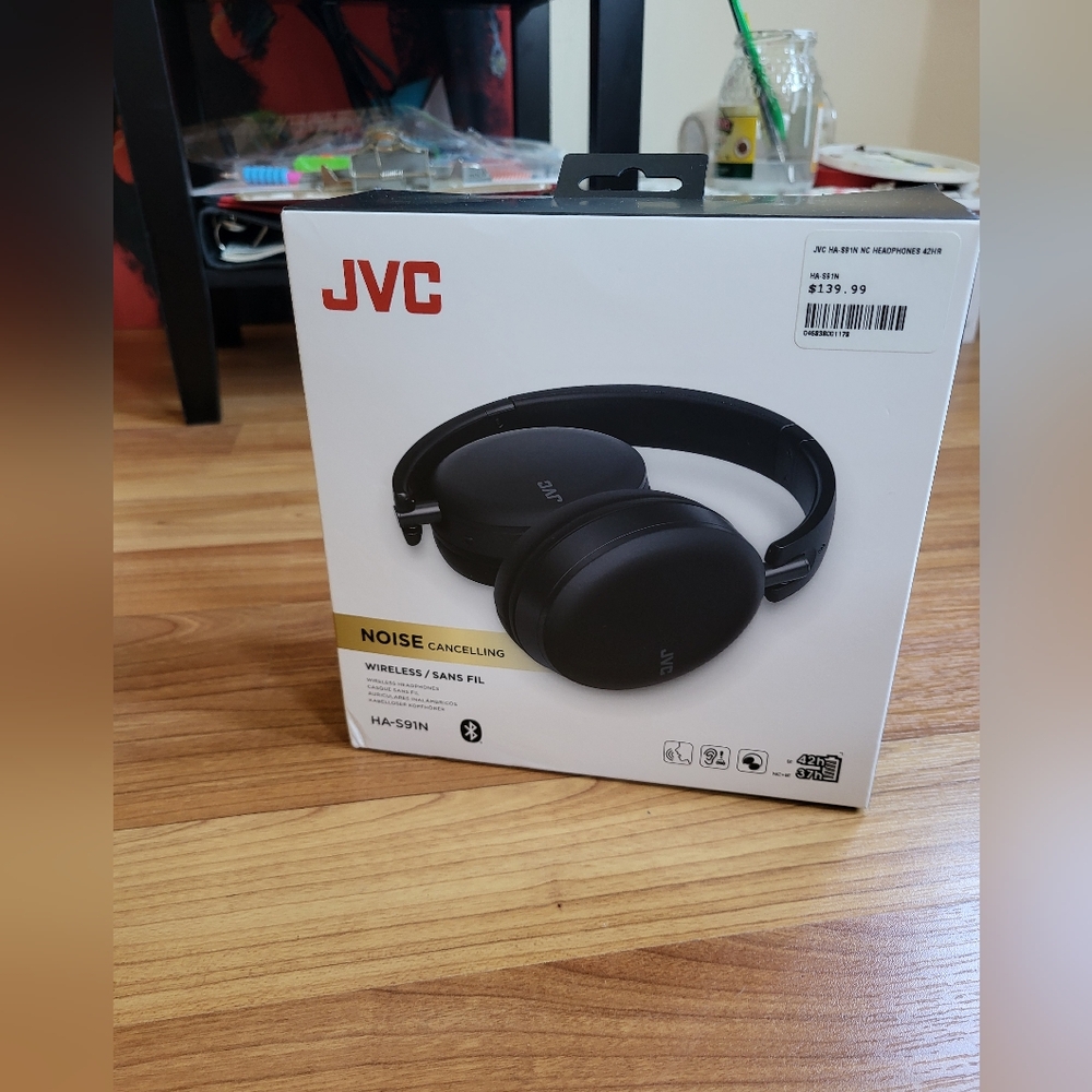 NEW JVC noise canceling headphones HA-S91N
